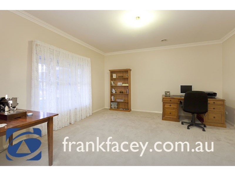 23 Juliet Gardens, Pakenham VIC 3810