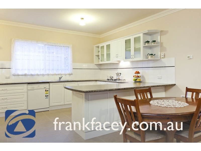 23 Juliet Gardens, Pakenham VIC 3810