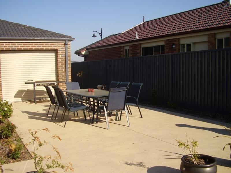 8 Candle Bark Court, Pakenham VIC 3810