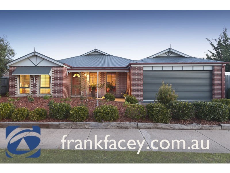 8 Settlers Court, Pakenham VIC 3810