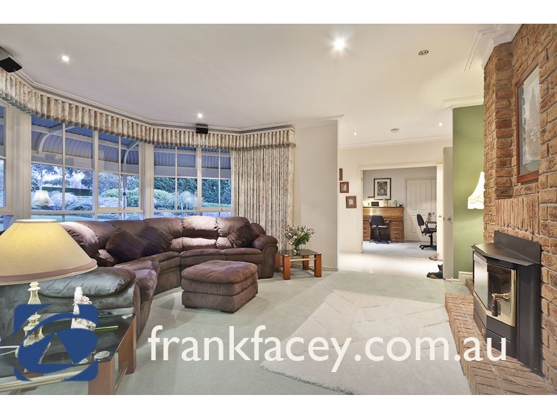 14 Pinehill Drive, Pakenham VIC 3810