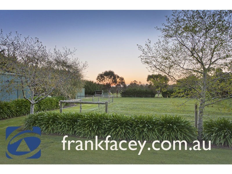 14 Pinehill Drive, Pakenham VIC 3810