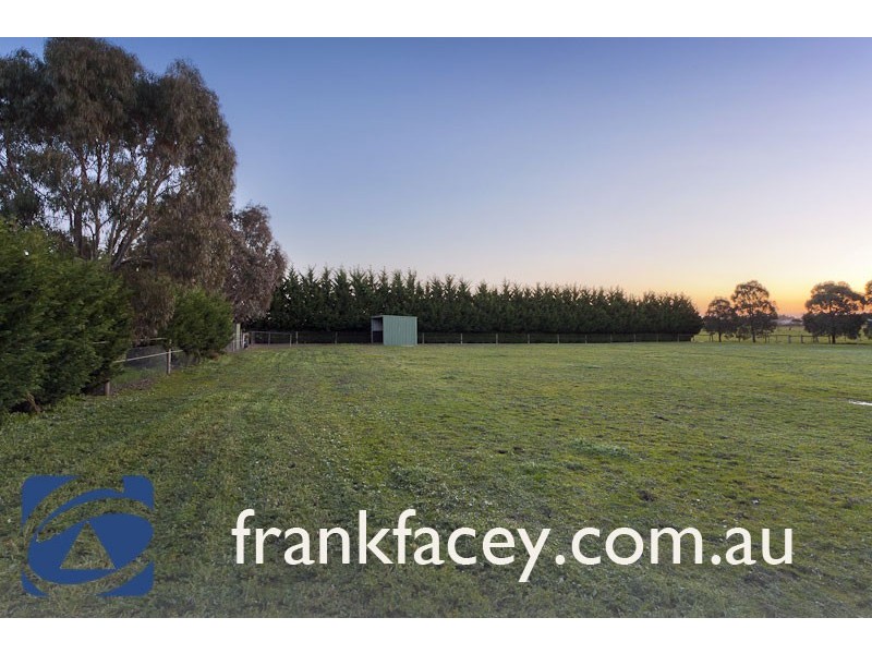 14 Pinehill Drive, Pakenham VIC 3810