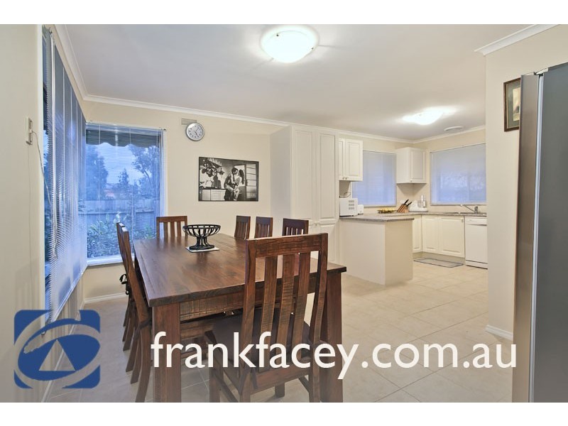 6 O’Shannessy Street, Pakenham VIC 3810