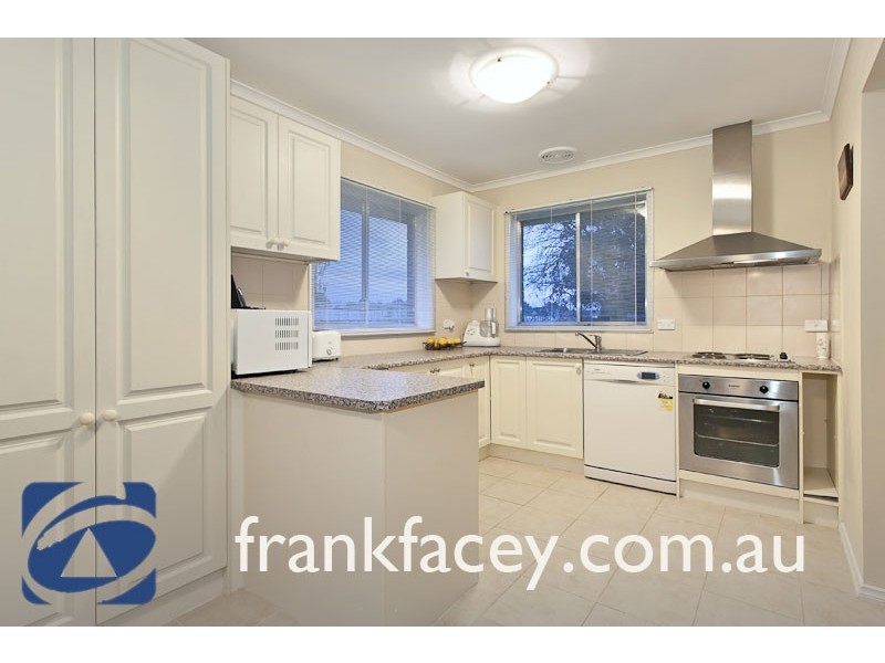 6 O’Shannessy Street, Pakenham VIC 3810