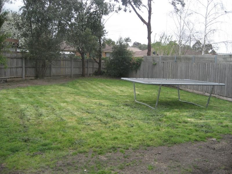 9 Kylie Court, Pakenham VIC 3810