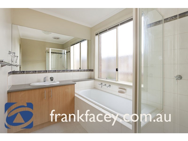 55 Tipperary Circuit, Pakenham VIC 3810