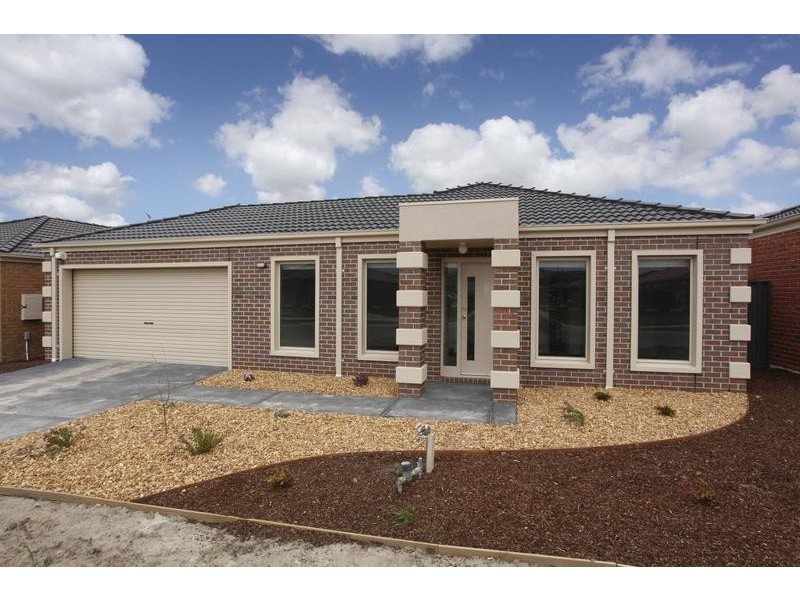 10 Macadamia Street, Pakenham VIC 3810