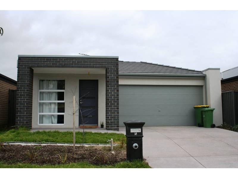5 Valencia Lane, Pakenham VIC 3810