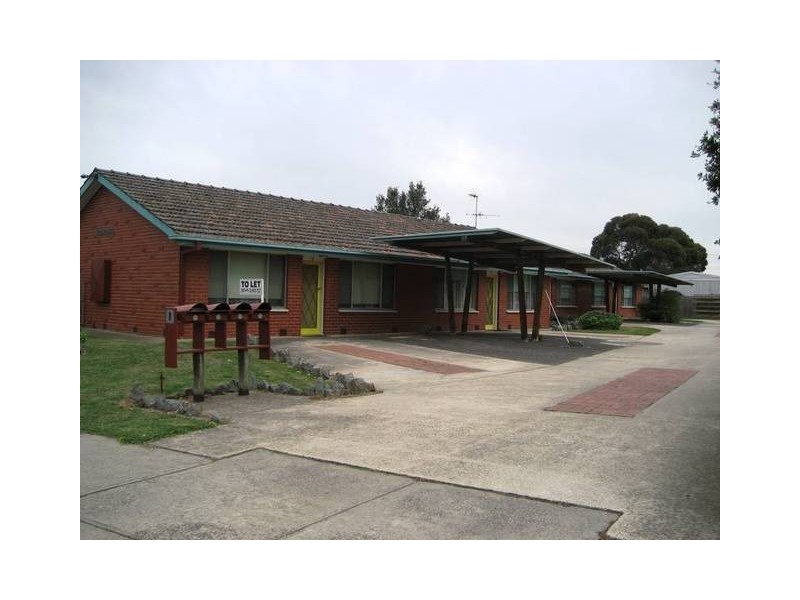 1/1 Charles Street, Pakenham VIC 3810
