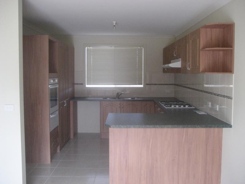 9 Torre Road, Pakenham VIC 3810