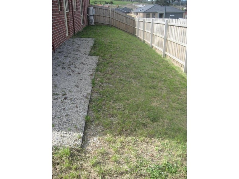 9 Torre Road, Pakenham VIC 3810