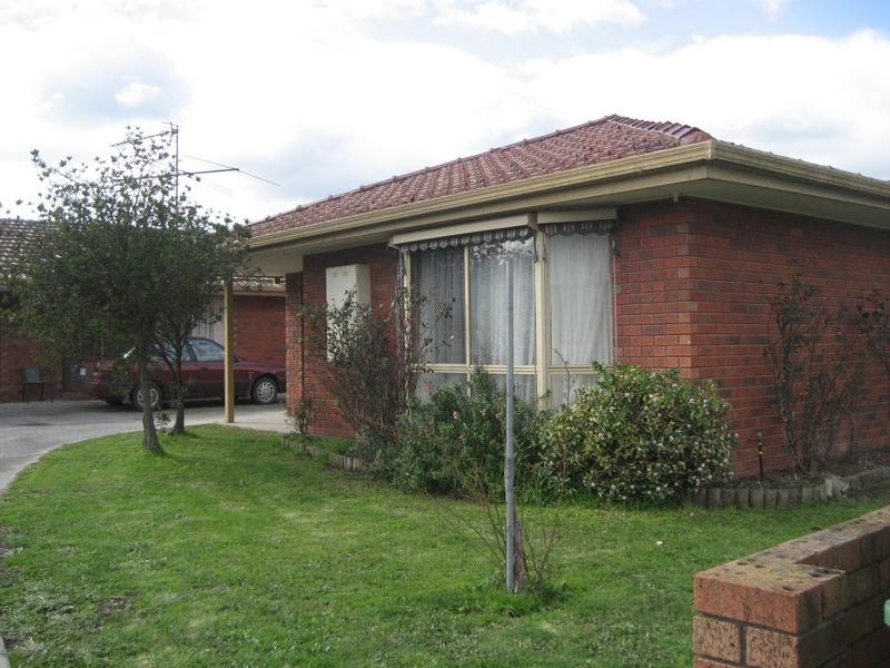 1/2-4 Racecourse Road, Nar Nar Goon VIC 3812