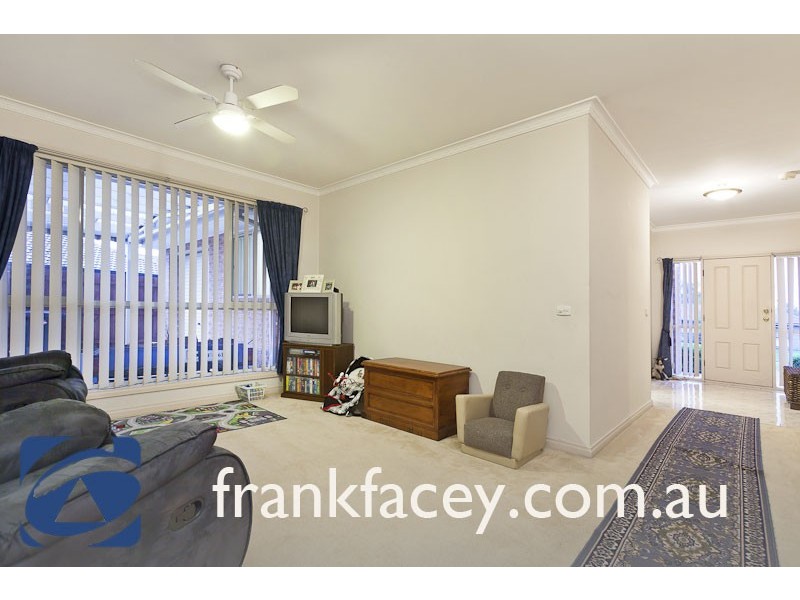 10 Bluegrass Crescent, Pakenham VIC 3810