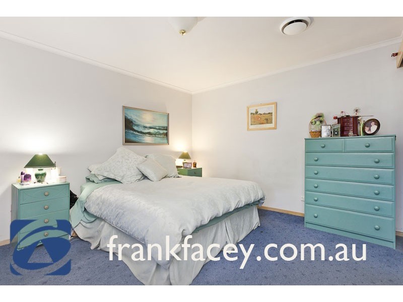 37 Kingston Avenue, Pakenham VIC 3810