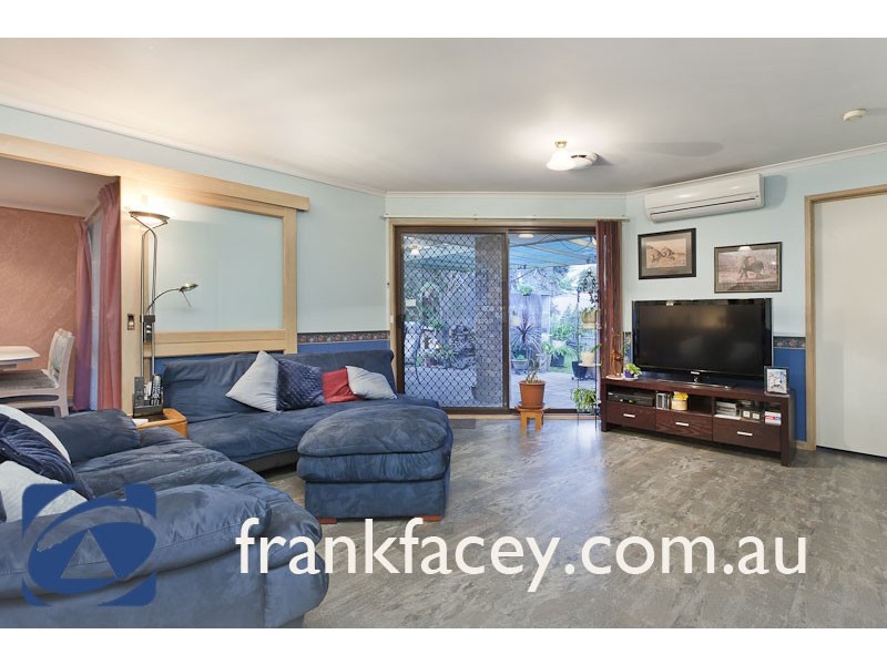 37 Kingston Avenue, Pakenham VIC 3810