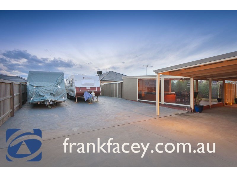 37 Banjo Paterson Drive, Pakenham VIC 3810