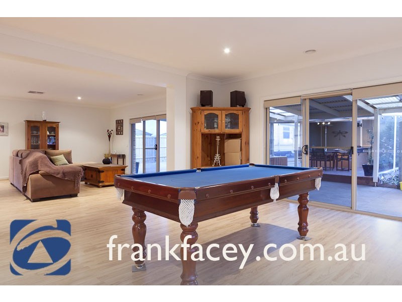 37 Banjo Paterson Drive, Pakenham VIC 3810