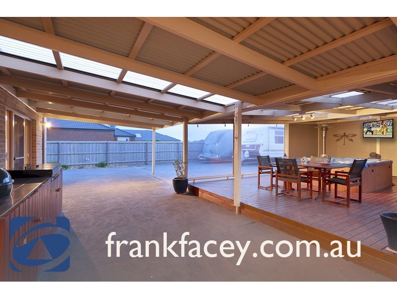 37 Banjo Paterson Drive, Pakenham VIC 3810