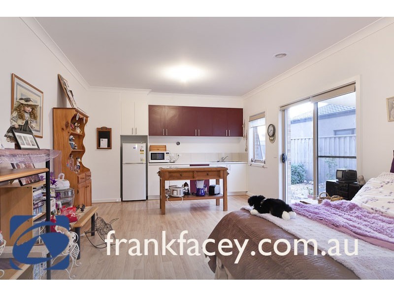 37 Banjo Paterson Drive, Pakenham VIC 3810