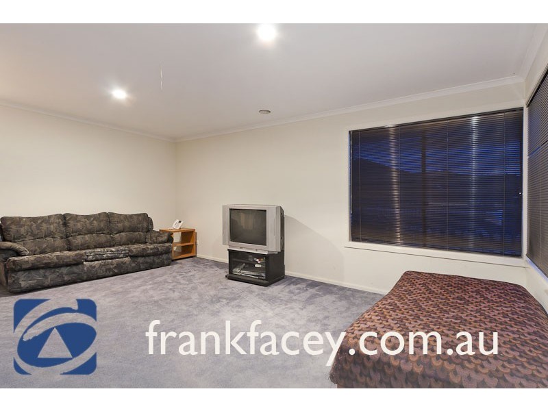 29 Gillian Place, Pakenham VIC 3810