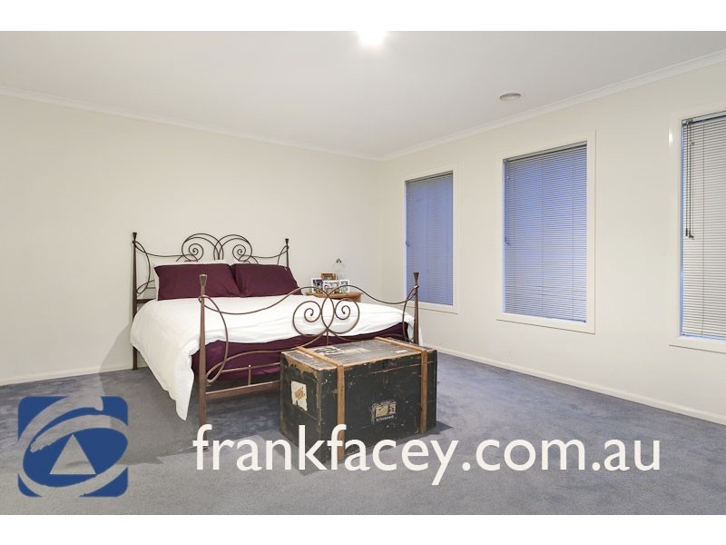 29 Gillian Place, Pakenham VIC 3810