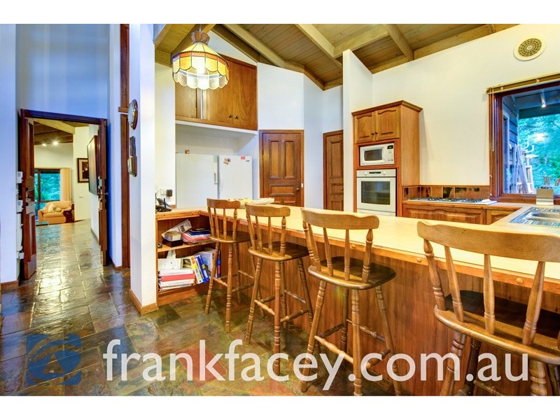 9 Fraser Avenue, Beaconsfield Upper VIC 3808