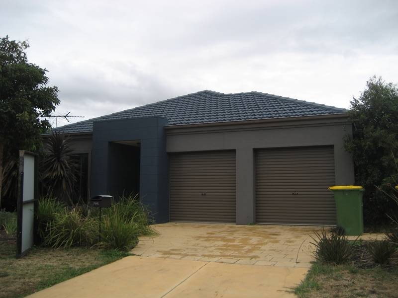 11 Riley Court, Pakenham VIC 3810