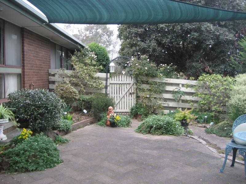 11 Ahern Road, Pakenham VIC 3810