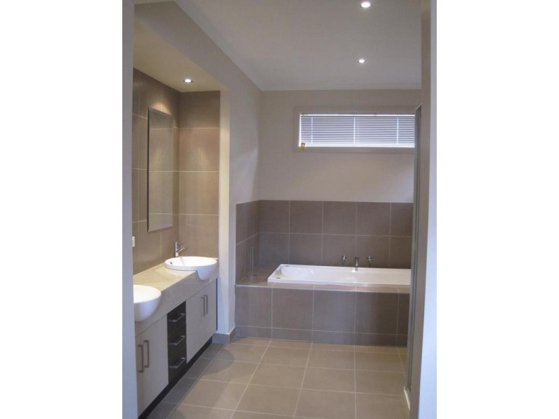 17 Flinders Park, Officer VIC 3809