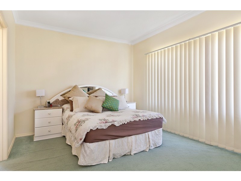 18 Bluehills Blvd, Pakenham VIC 3810