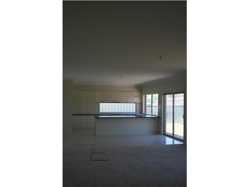 34 Windermere Blvd, Pakenham VIC 3810