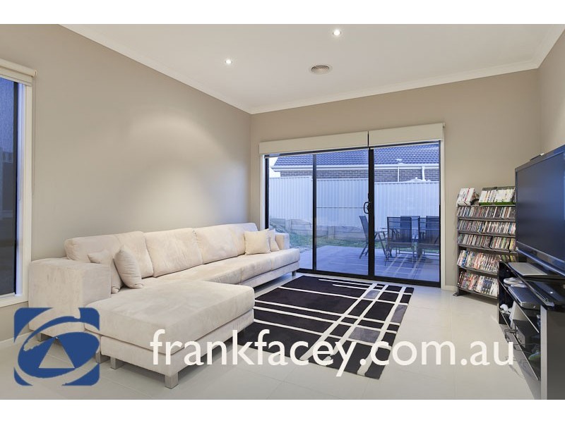 11 Ben Cairn Mews, Pakenham VIC 3810