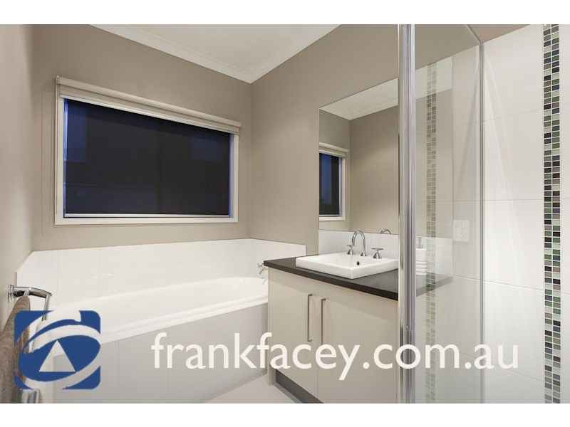 11 Ben Cairn Mews, Pakenham VIC 3810
