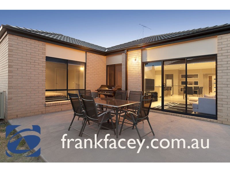 11 Ben Cairn Mews, Pakenham VIC 3810