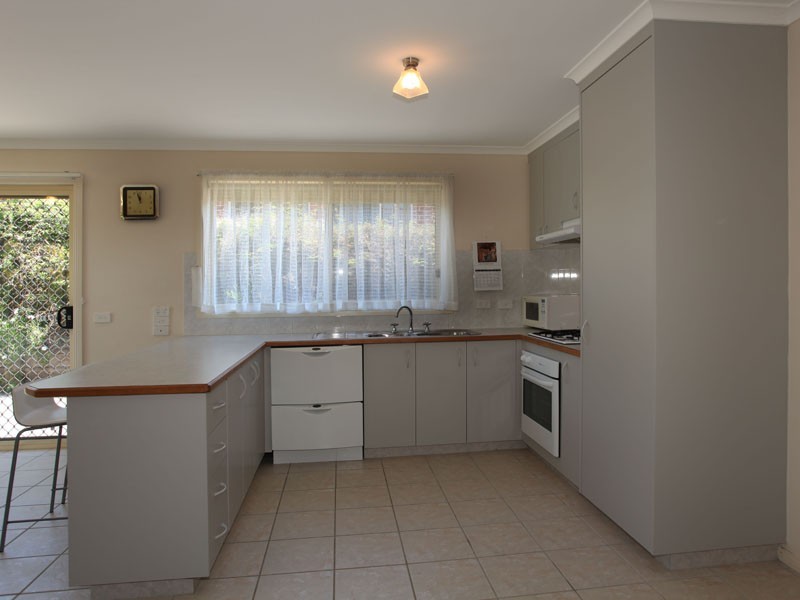 3 Fiona Place, Pakenham VIC 3810