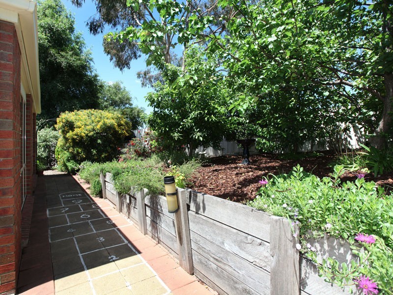 3 Fiona Place, Pakenham VIC 3810