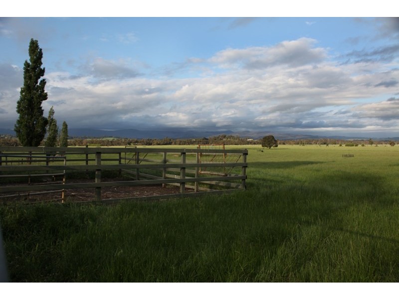 40 Tonimbuk Road, Bunyip North VIC 3815