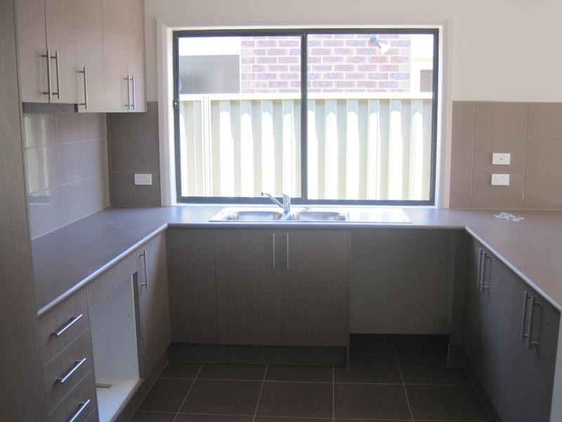 23 Cohens Way, Pakenham VIC 3810