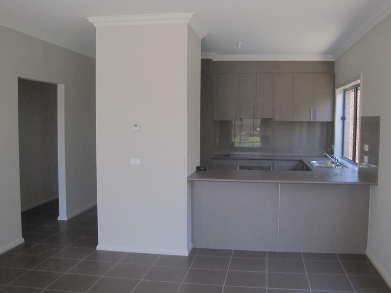 23 Cohens Way, Pakenham VIC 3810