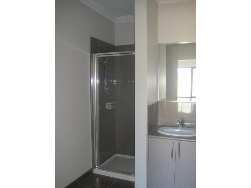 23 Cohens Way, Pakenham VIC 3810