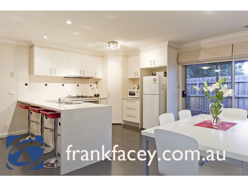 2/12 Jamieson Court, Pakenham VIC 3810