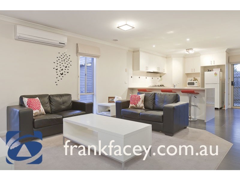 2/12 Jamieson Court, Pakenham VIC 3810