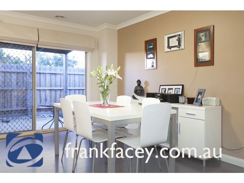 2/12 Jamieson Court, Pakenham VIC 3810