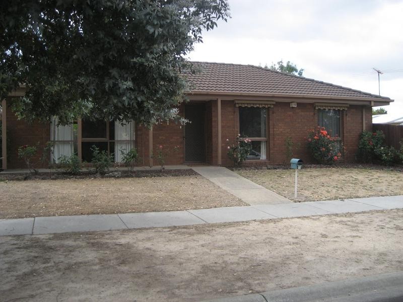 15 Deed Drive, Pakenham VIC 3810