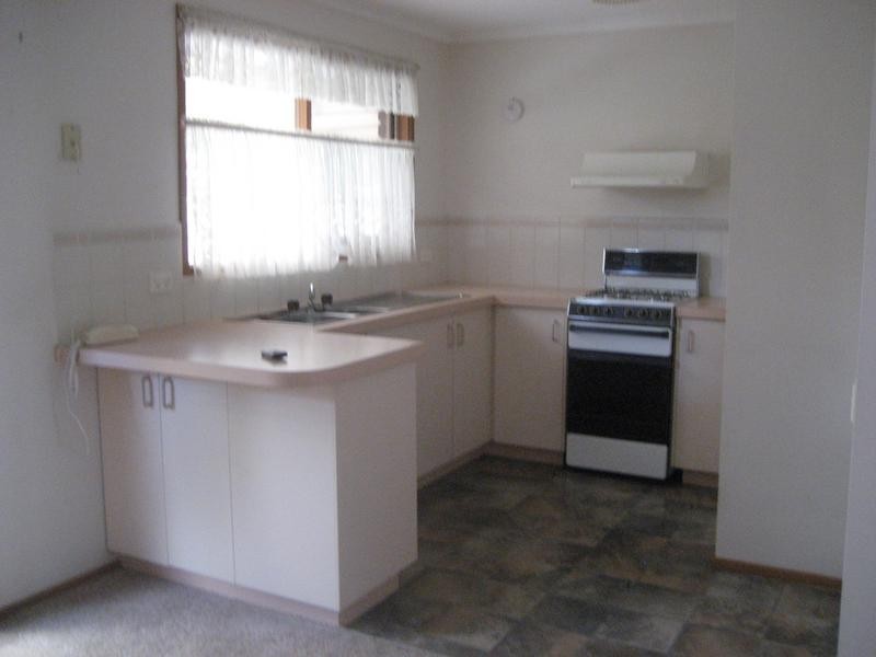 15 Deed Drive, Pakenham VIC 3810