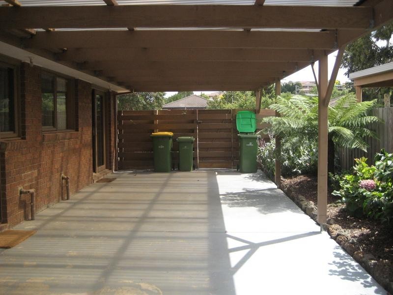 15 Deed Drive, Pakenham VIC 3810