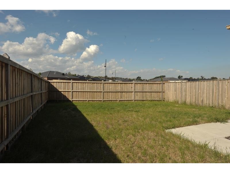 4 Tiffany Close, Pakenham VIC 3810