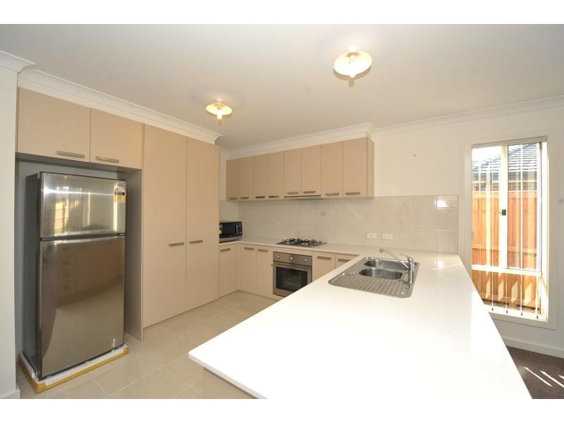 4 Tiffany Close, Pakenham VIC 3810