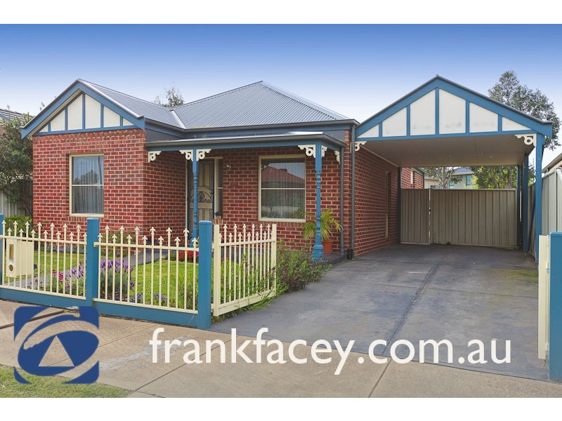 32 Macalister Place, Pakenham VIC 3810